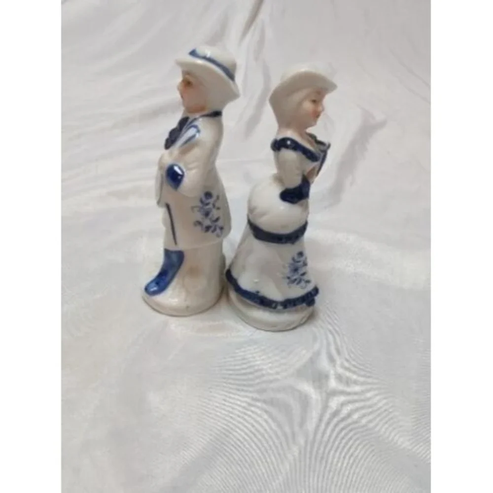 Vintage Blue & White Harp Mandolin Couple Musicians Victorian Style 5.5 Tall
